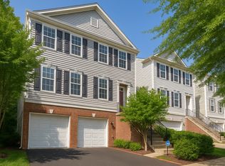 3409 Eagle Ridge Dr, Woodbridge, VA 22191