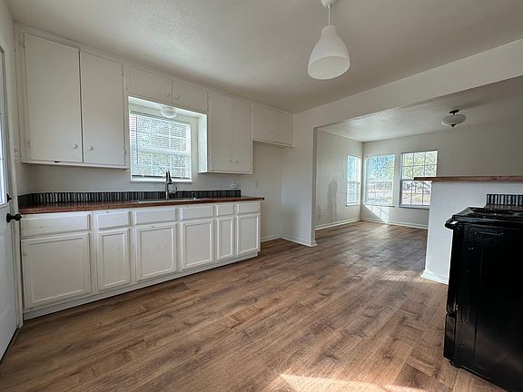 2nd image of 6301 Bernice Dr