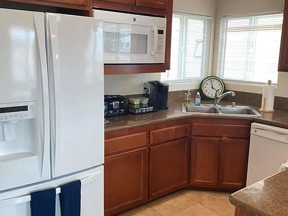 5th image of 734 Salem Ct