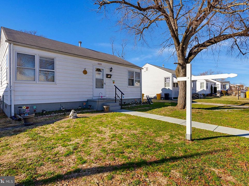 1st image of 548 Munroe Cir
