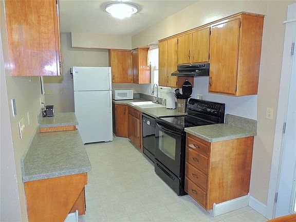 5th image of 1638 Howard Ave
