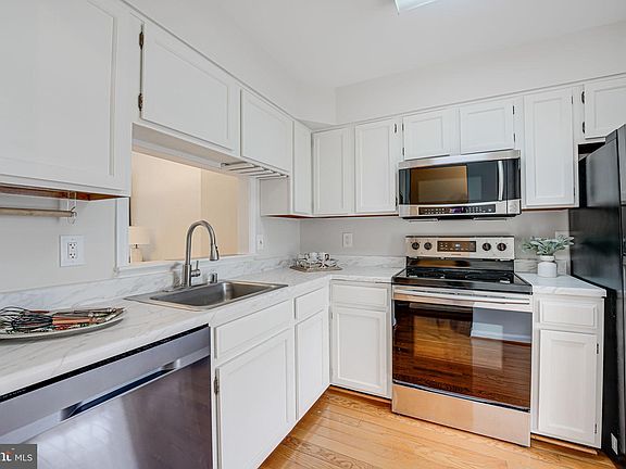 4th image of 6355 Chimney Wood Ct
