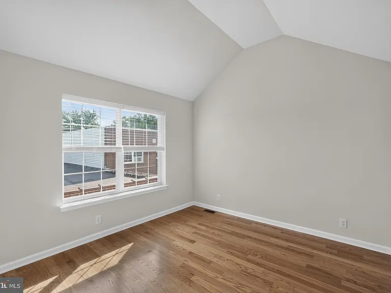 1057 Easton Rd #B — Photo 9