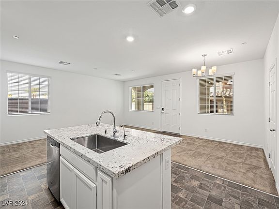 4th image of 20 Barbara Ln #101