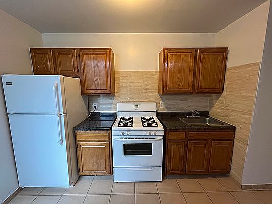 2nd image of 3900 Harper Ave #11A