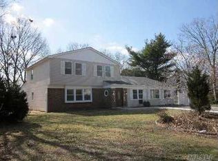 131 Wedgewood Dr, Coram, NY 11727