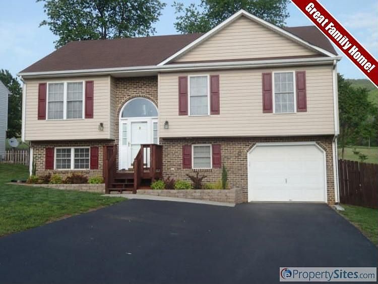 1st image of 1319 Cedar Hl