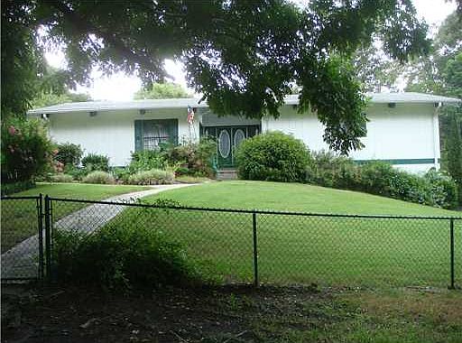 1st image of 925 Park Pl