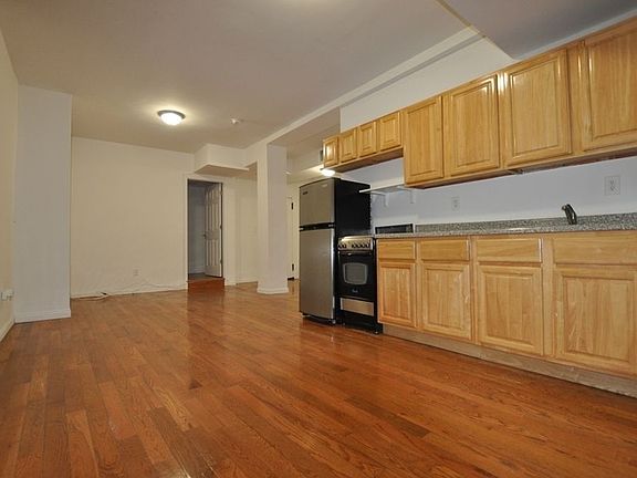 2nd image of 315 W 21st St APT G1
