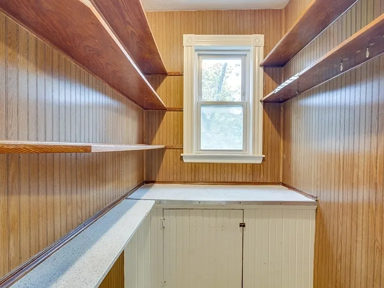 37 Taft St — Photo 6