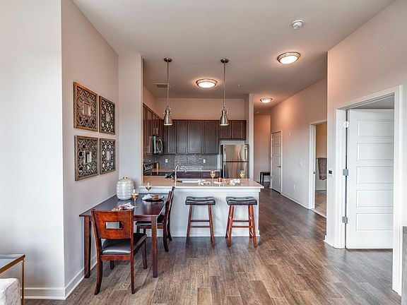 4th image of 320 Valley St APT 308