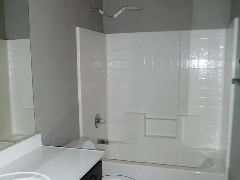9116 Riverfalls Dr — Photo 2