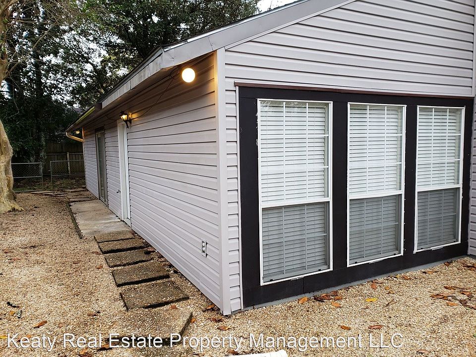 1st image of 509-1 Fox Run Dr