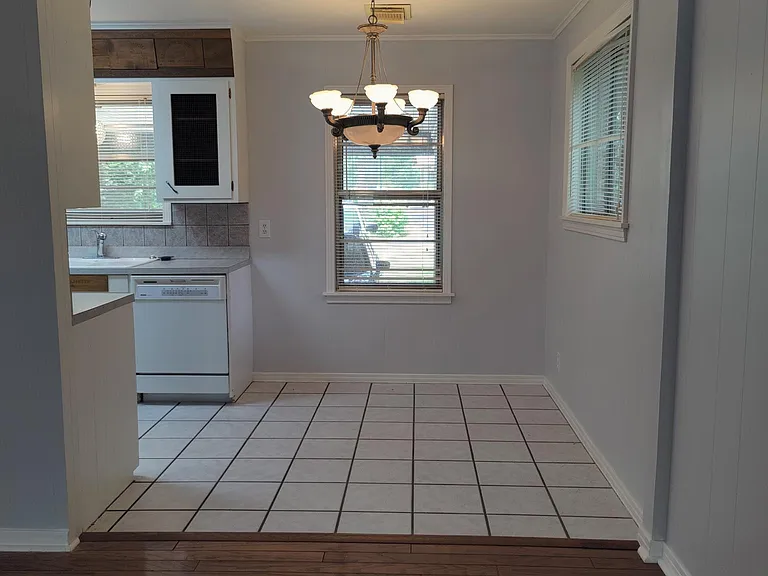100 Bafanridge St — Photo 8