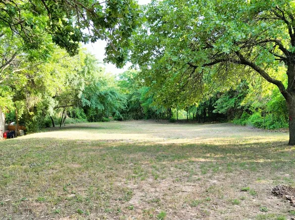 1523 Oakwood Dr, Denton, TX 76205