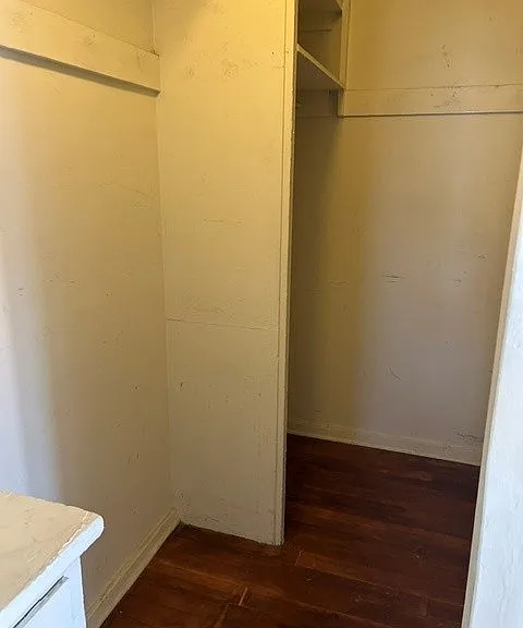 2500 S Hobart Blvd — Photo 19