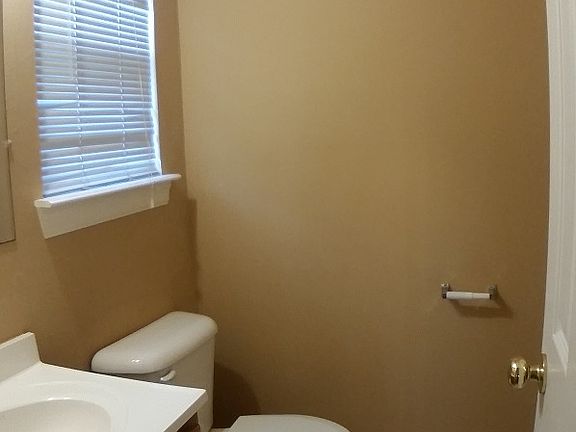 5th image of 1134 N Gardner Ave