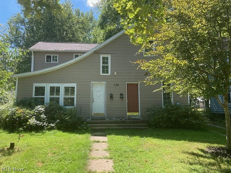 2nd image of 130 W Elm St