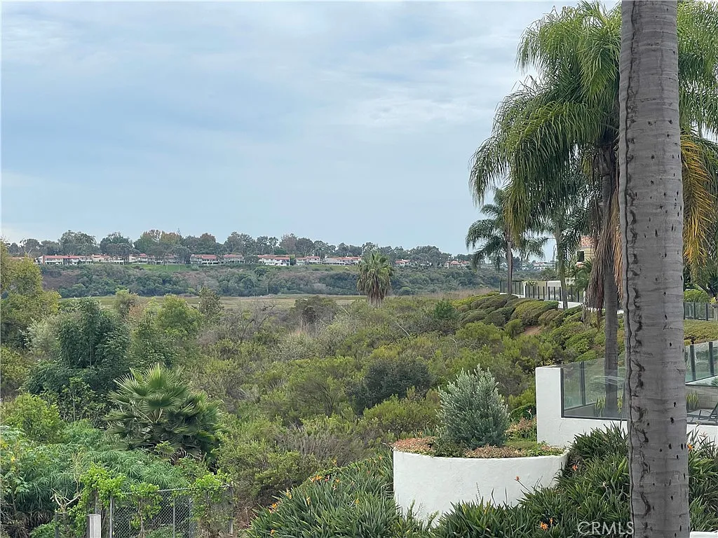 3 bed, 2.5 bath, 2000 sqft, $8,750 — Photo 4