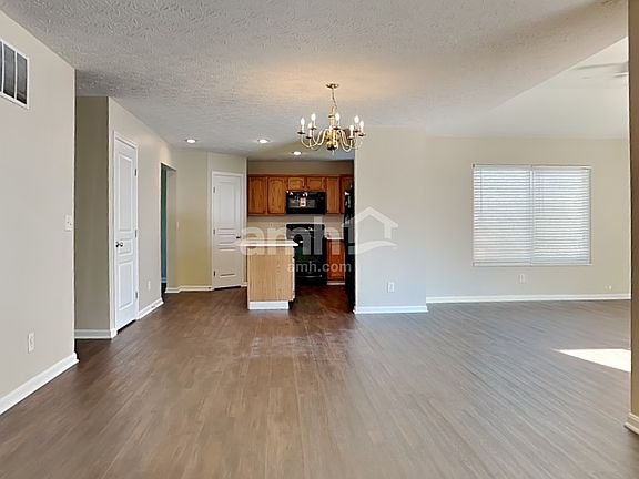 3rd image of 1697 Dalton Dr