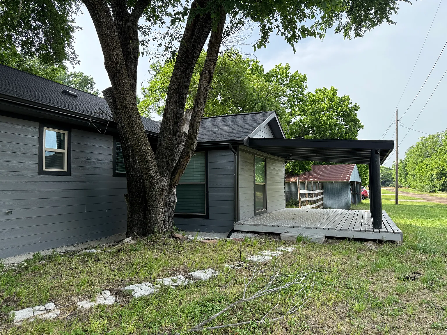 3 bed, 1496 sqft, $1,600 — Photo 2