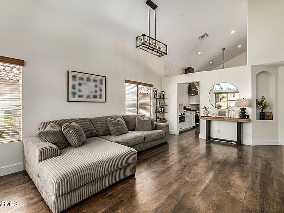3rd image of 3221 E SAN REMO Avenue