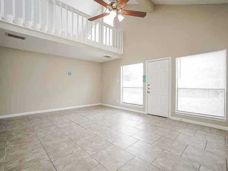 7659 Athlone Dr — Photo 4