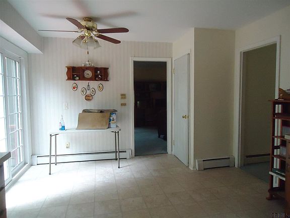 4th image of 4 Southwood Dr
