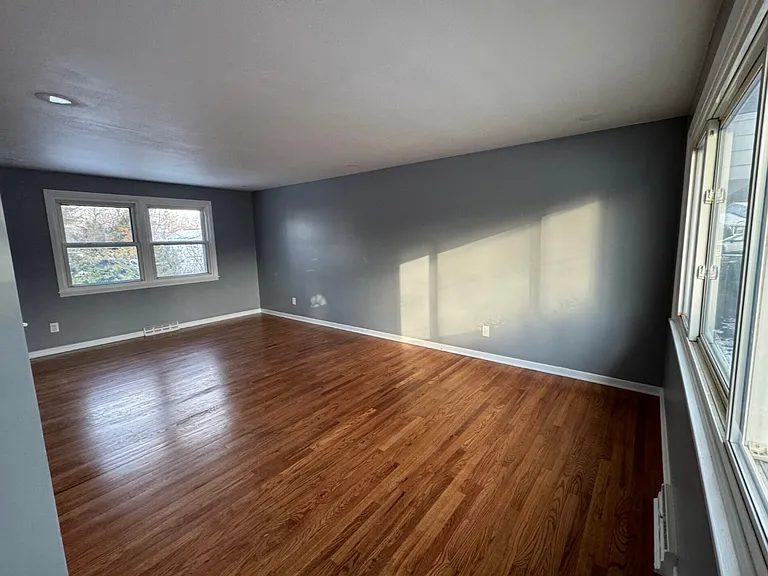 206 Longmeadow Dr — Photo 9