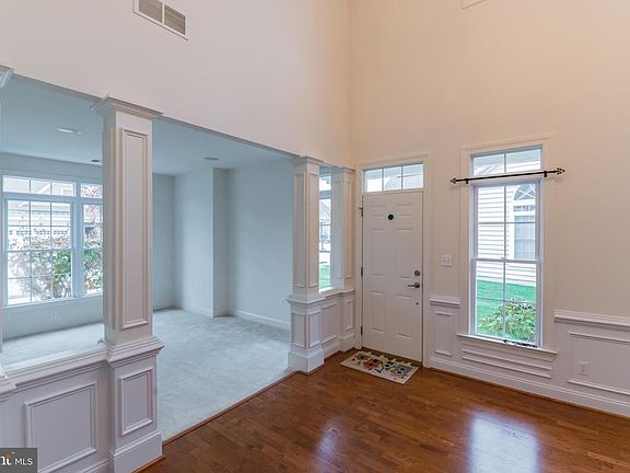 5th image of 1031 Balfour Cir
