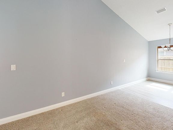 4th image of 5184 Regalo Dr