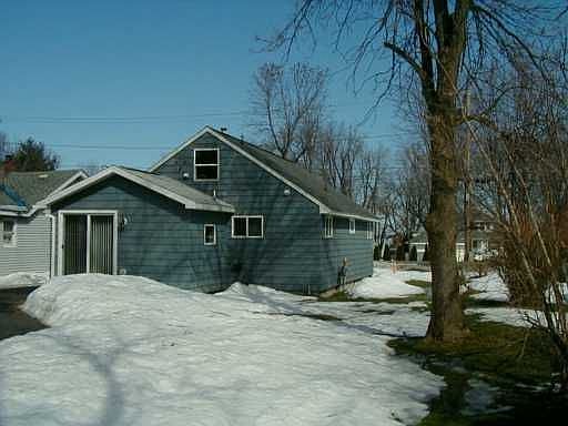 2nd image of 7166 Lakeshore Rd