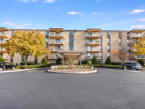 110 W Butterfield Rd APT 112S, Elmhurst, IL 60126