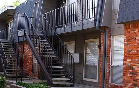 2nd image of 2833 McCart Ave APT 202