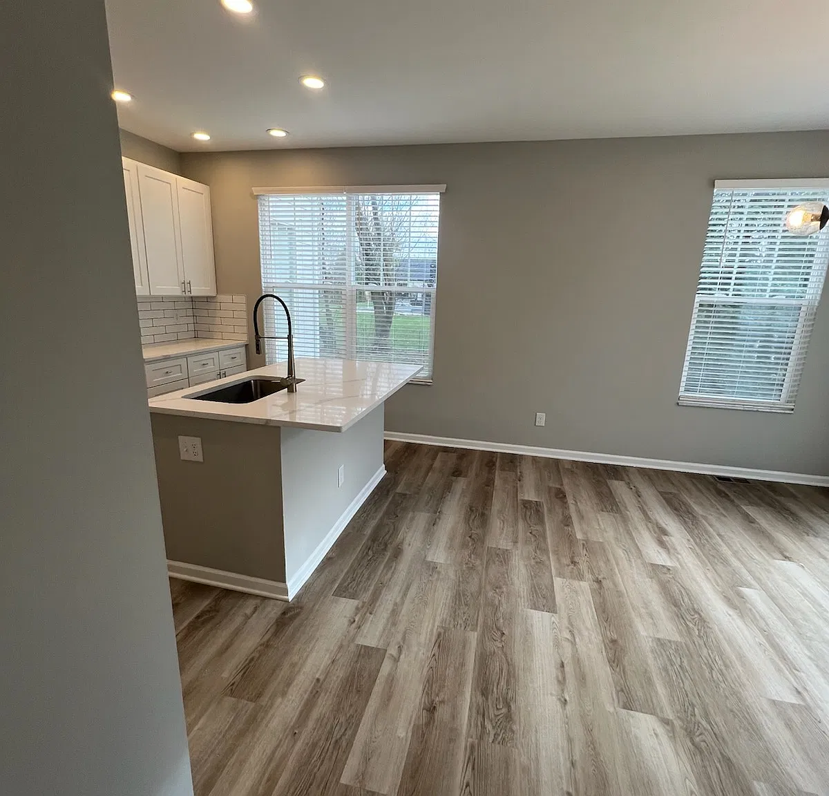 3 bed, 2.5 bath, 2100 sqft, $2,999 — Photo 4
