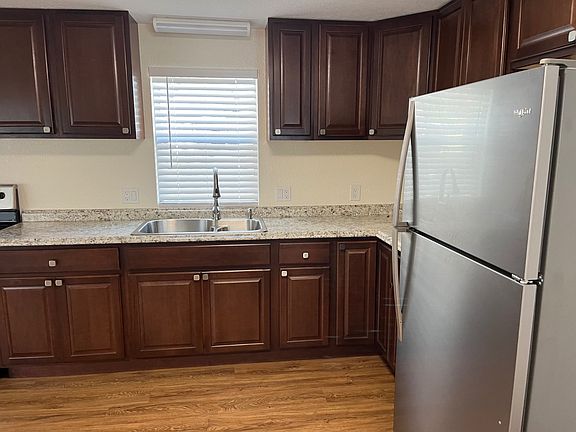 4th image of 2722 Cactus Ln