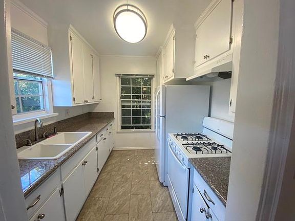 5th image of 4815 Beverly Blvd APT 2