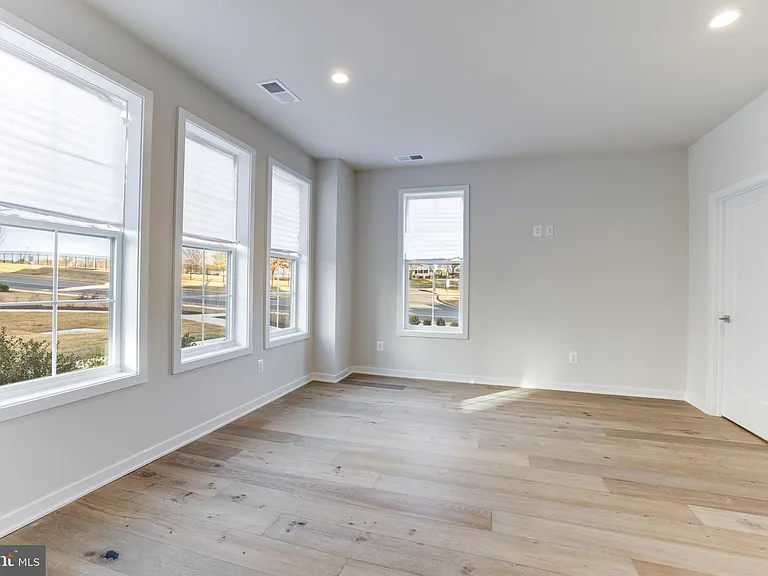 43920 Ludwell Farm Sq — Photo 4