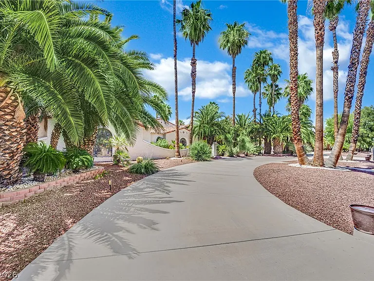 1250 Shadow Ln — Photo 43