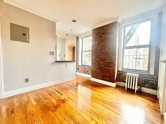 Rented by Century 21 Premier  | media 44