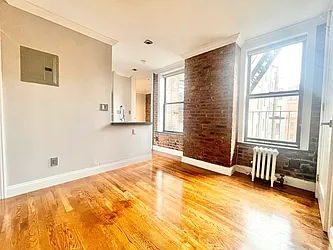 Rented by Century 21 Premier 