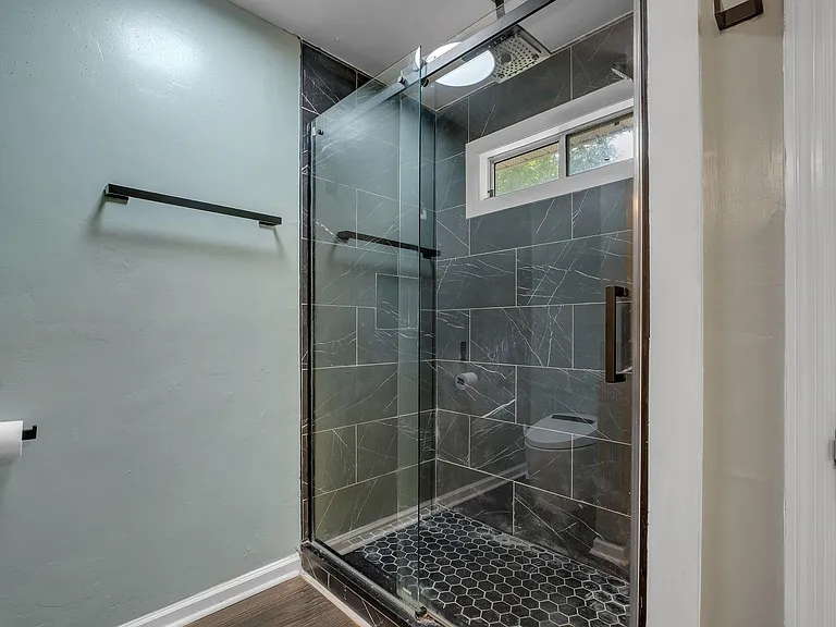 4916 Heathe Dr — Photo 11