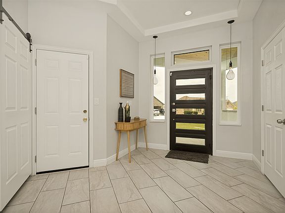 4th image of 110 Cedar Ln