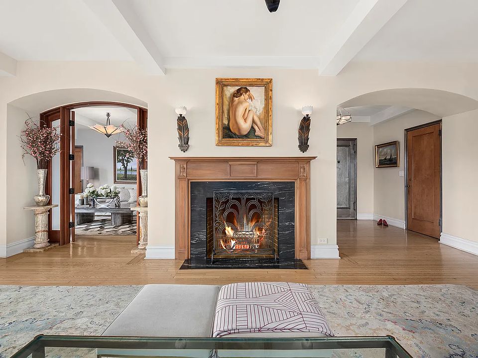 1st image of 410 W 24th St #18BCE