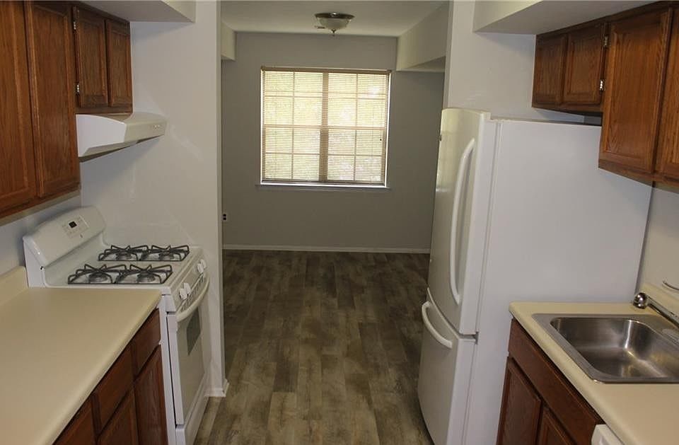 KITCHEN (PHOTO TAKEN PRIOR TO RENOVATION)