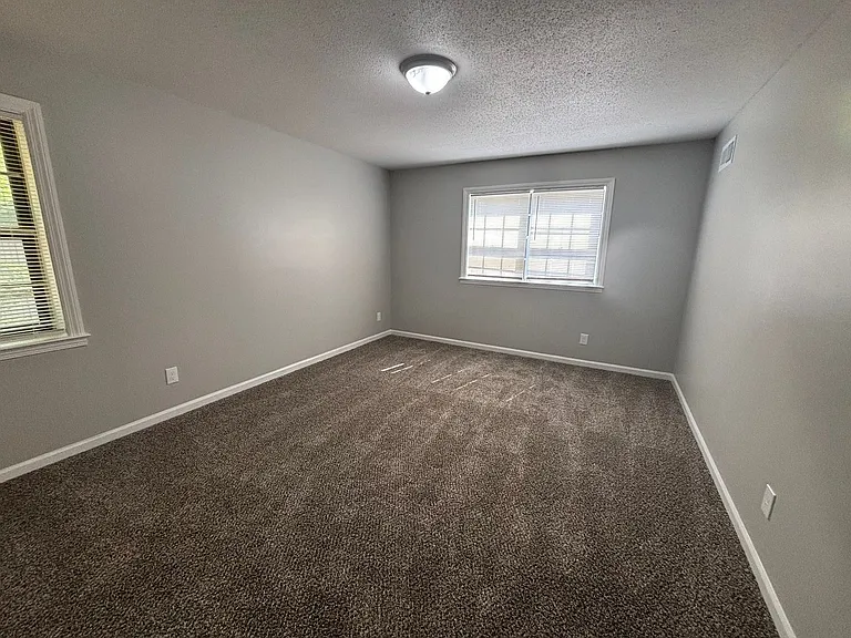 8280 Chippingham Dr — Photo 16