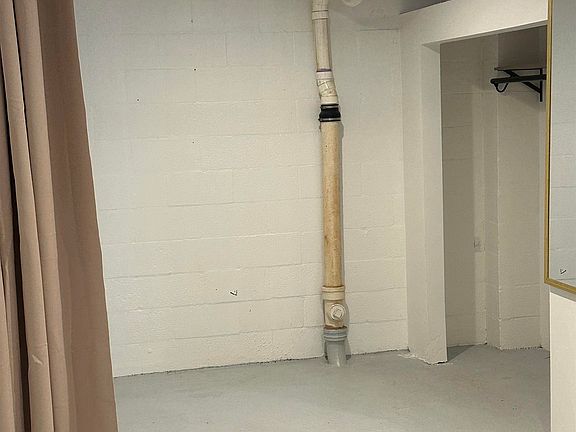 4th image of 320 W 8th Ave