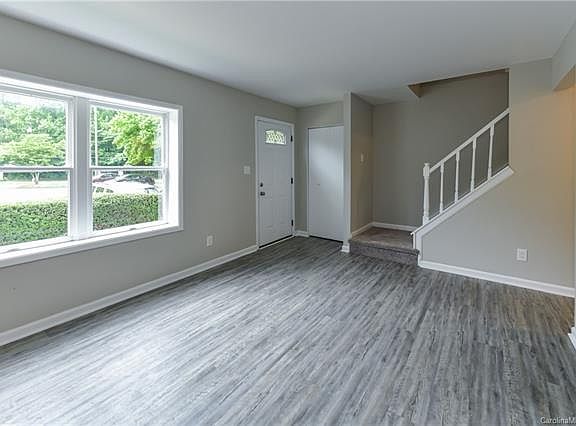 4th image of 7513 Holly Grove Ct