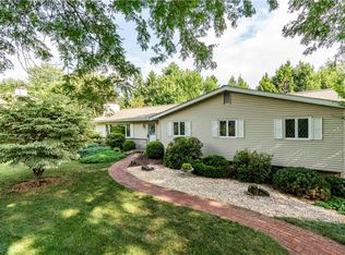 8 Smoke Rise Ln, Wappingers Falls, NY 12590