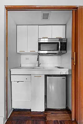 Sold by Compass | media 7